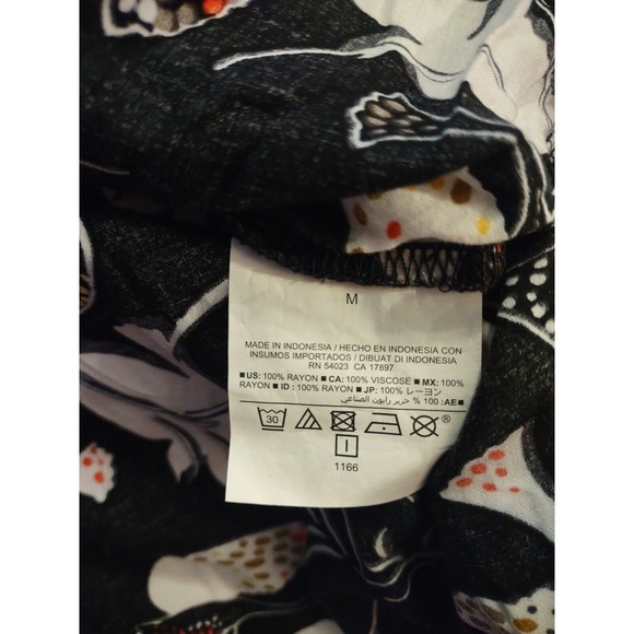 Old Navy Top Size M Black Multicolor Sleeveless Dove Theme - Picture 8 of 8